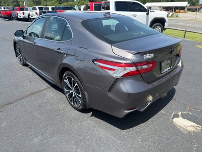 2020 Toyota Camry SE