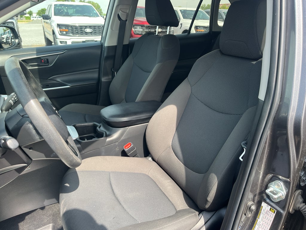 2022 Toyota RAV4 Hybrid LE
