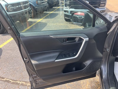 2022 Toyota RAV4 Hybrid LE