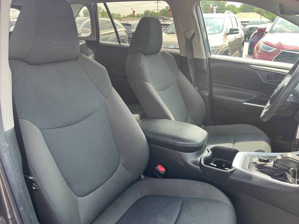 2022 Toyota RAV4 Hybrid LE