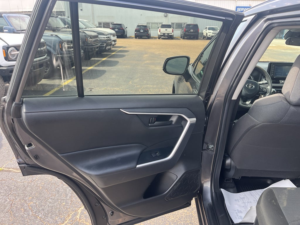 2022 Toyota RAV4 Hybrid LE