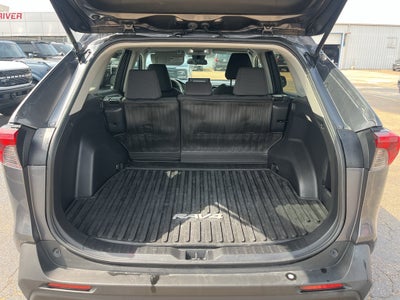 2022 Toyota RAV4 Hybrid LE