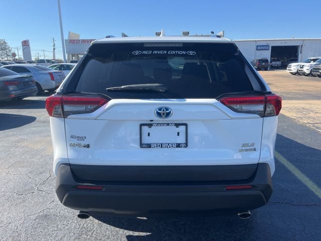 2021 Toyota RAV4 Hybrid XLE