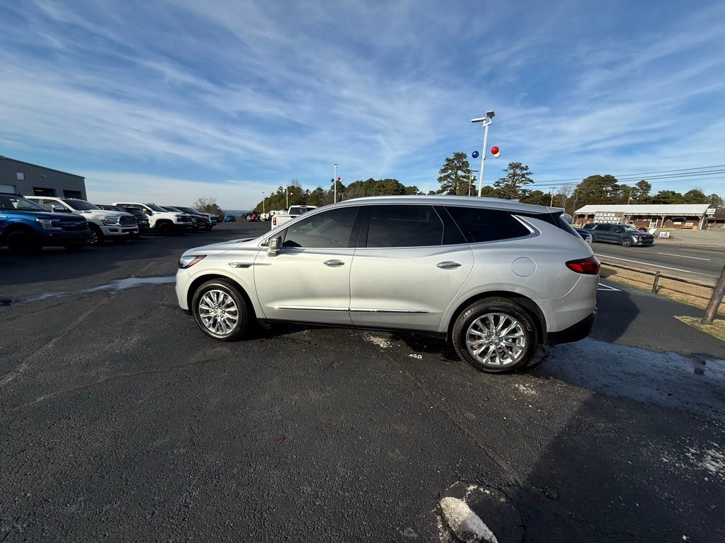 2020 Buick Enclave Essence