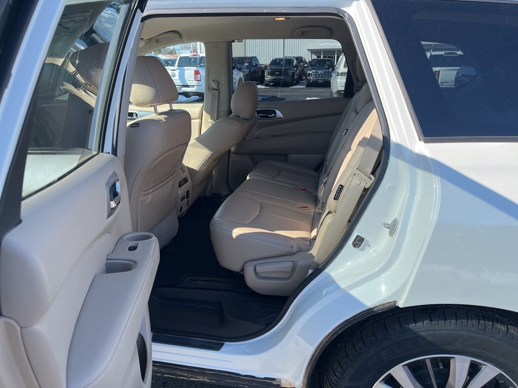 2019 Nissan Pathfinder SL