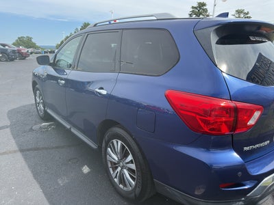 2019 Nissan Pathfinder SV