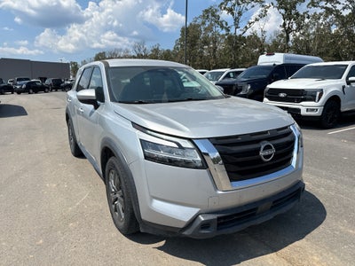 2022 Nissan Pathfinder S