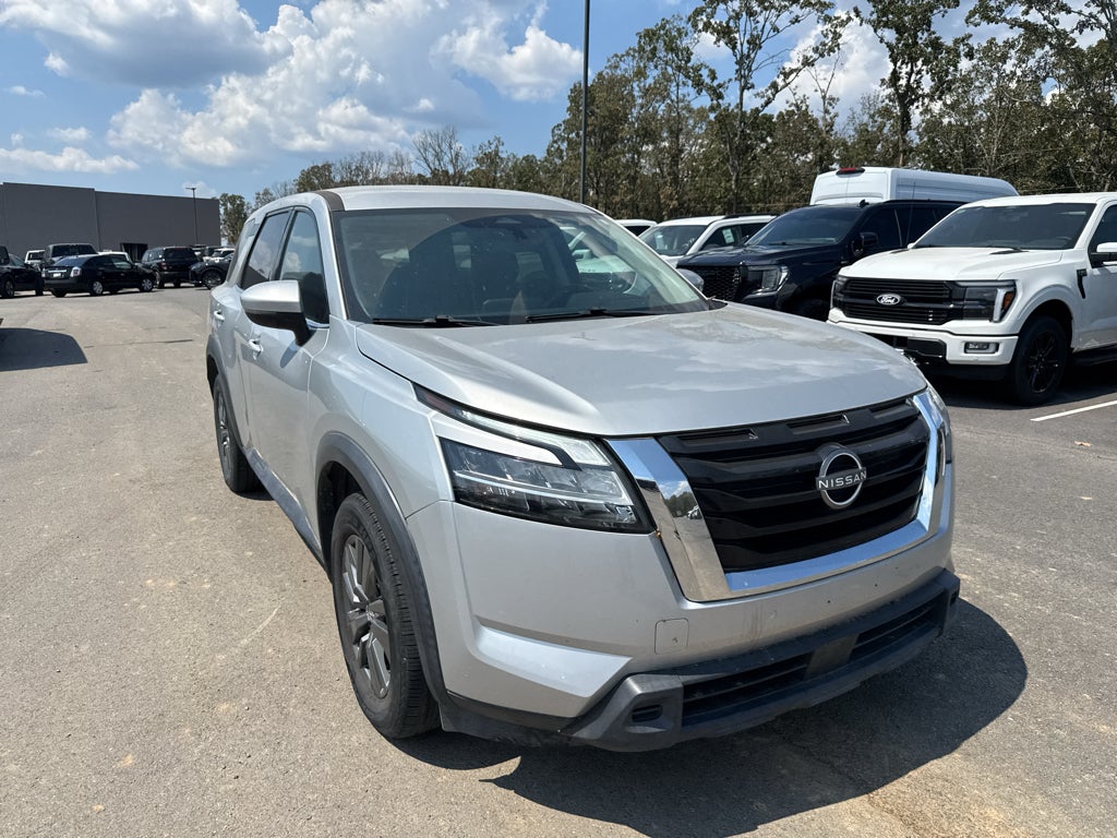 2022 Nissan Pathfinder S