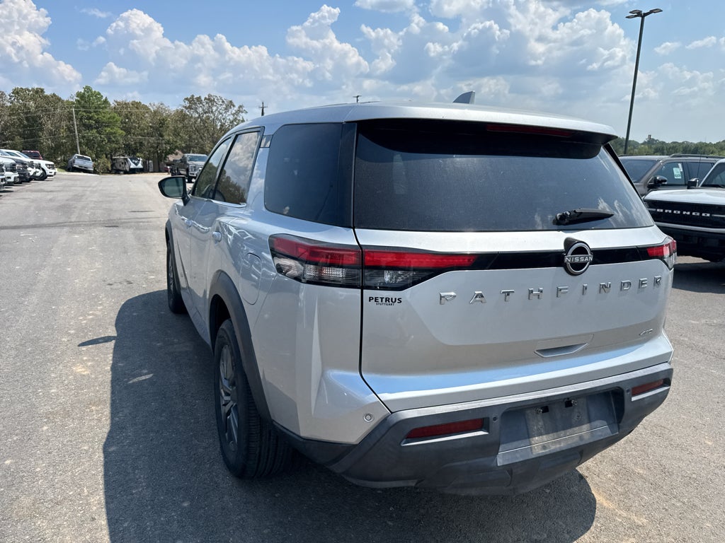 2022 Nissan Pathfinder S