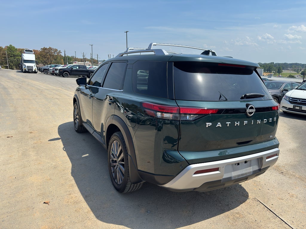 2024 Nissan Pathfinder SL