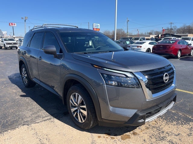 2025 Nissan Pathfinder SL