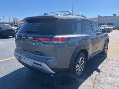 2025 Nissan Pathfinder SL