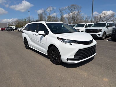 2026 Toyota Sienna XLE 7 Passenger