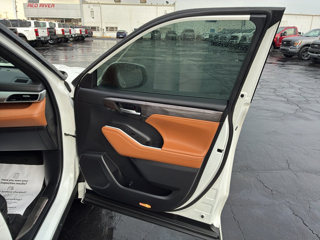 2023 Toyota Highlander Hybrid Hybrid Platinum