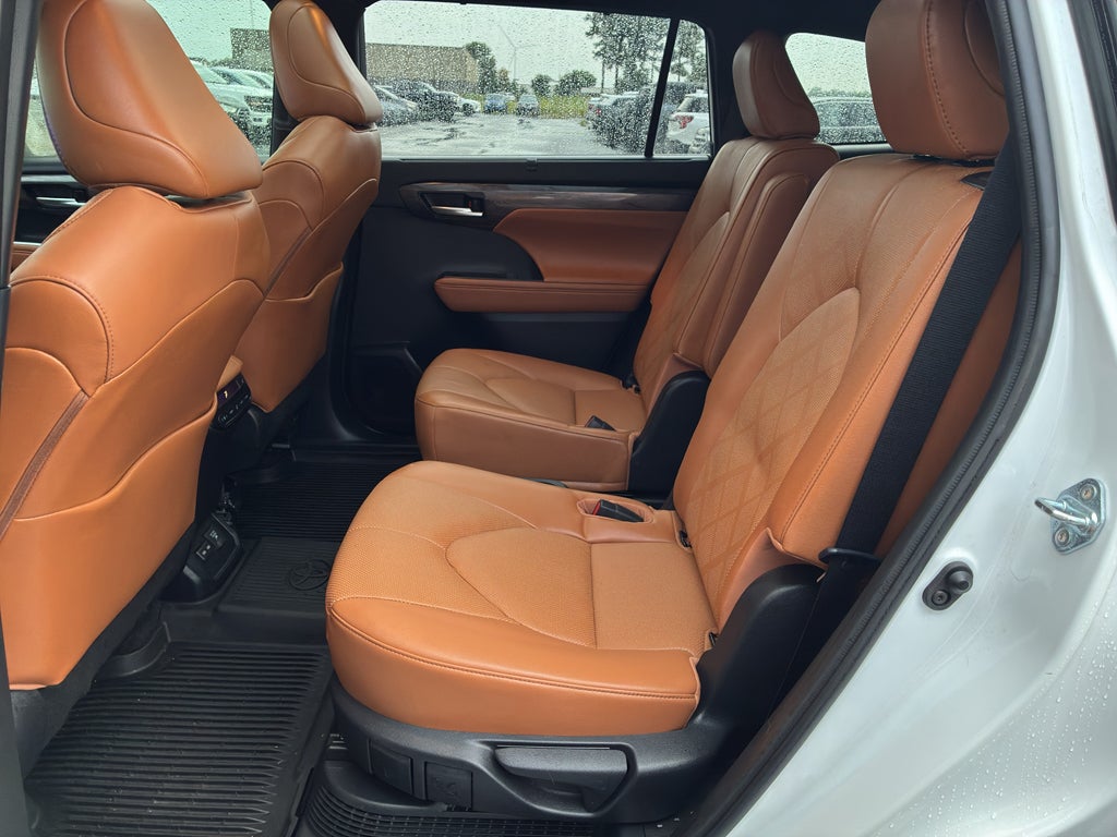 2023 Toyota Highlander Hybrid Hybrid Platinum