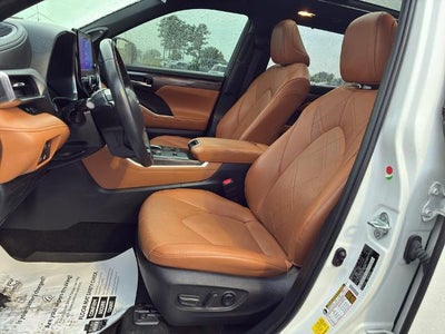 2023 Toyota Highlander Hybrid Hybrid Platinum