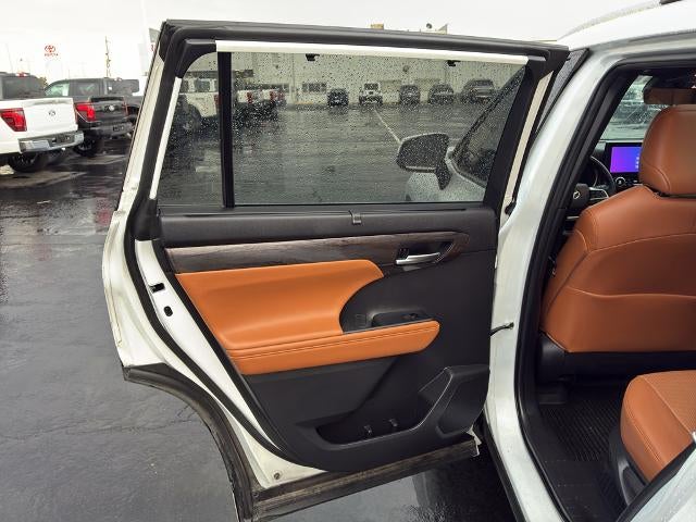 2023 Toyota Highlander Hybrid Hybrid Platinum