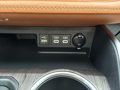 2023 Toyota Highlander Hybrid Hybrid Platinum