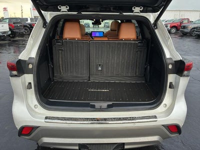 2023 Toyota Highlander Hybrid Hybrid Platinum