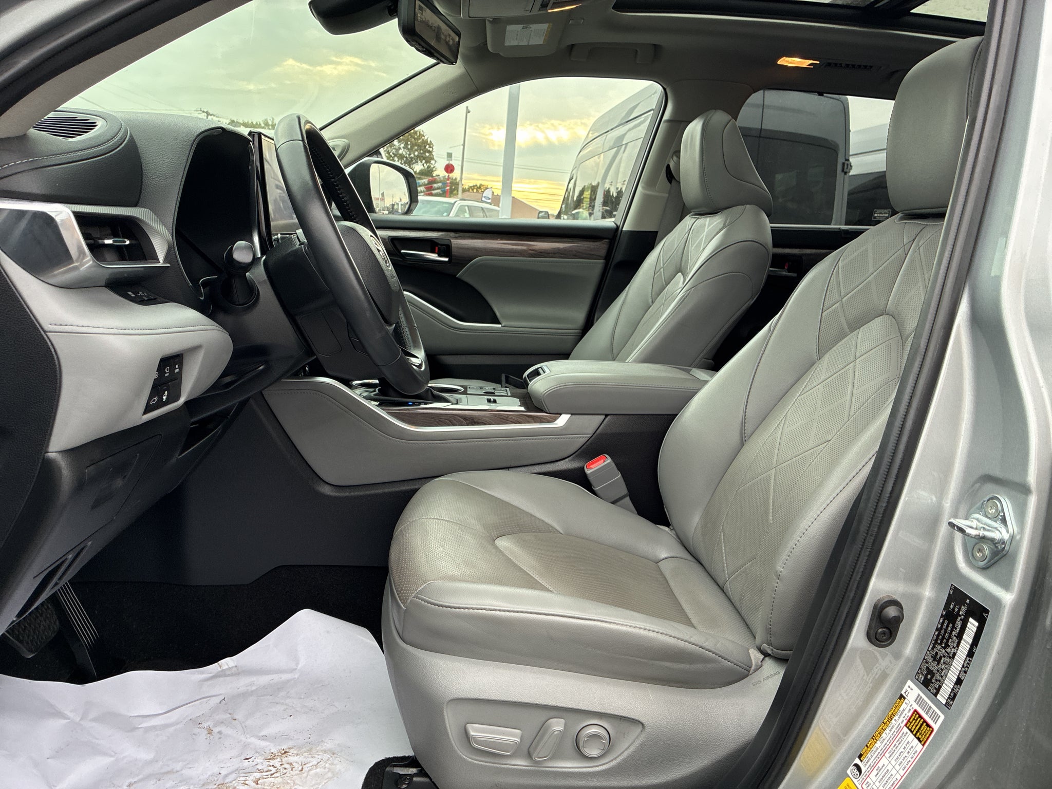 2024 Toyota Highlander Hybrid Hybrid Platinum