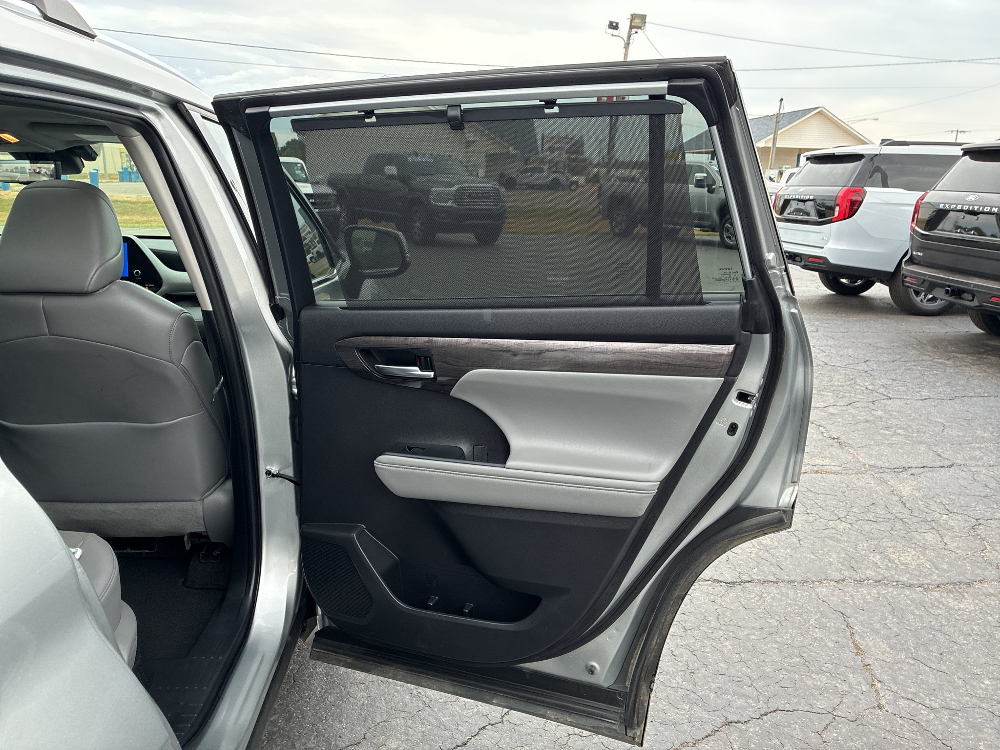 2024 Toyota Highlander Hybrid Hybrid Platinum
