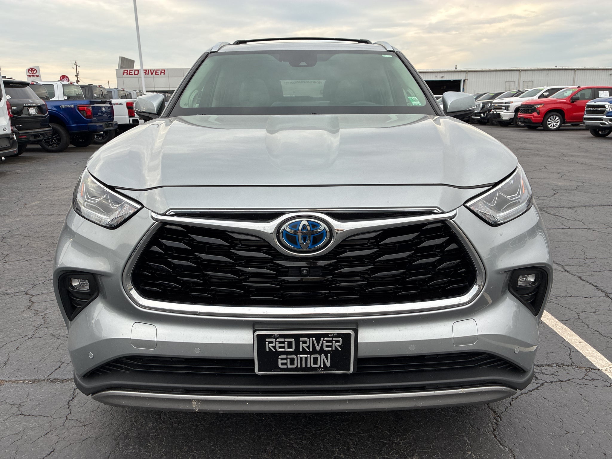 2024 Toyota Highlander Hybrid Hybrid Platinum