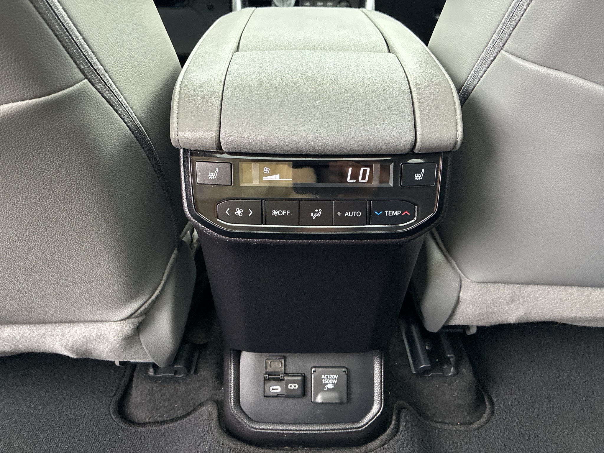 2024 Toyota Highlander Hybrid Hybrid Platinum