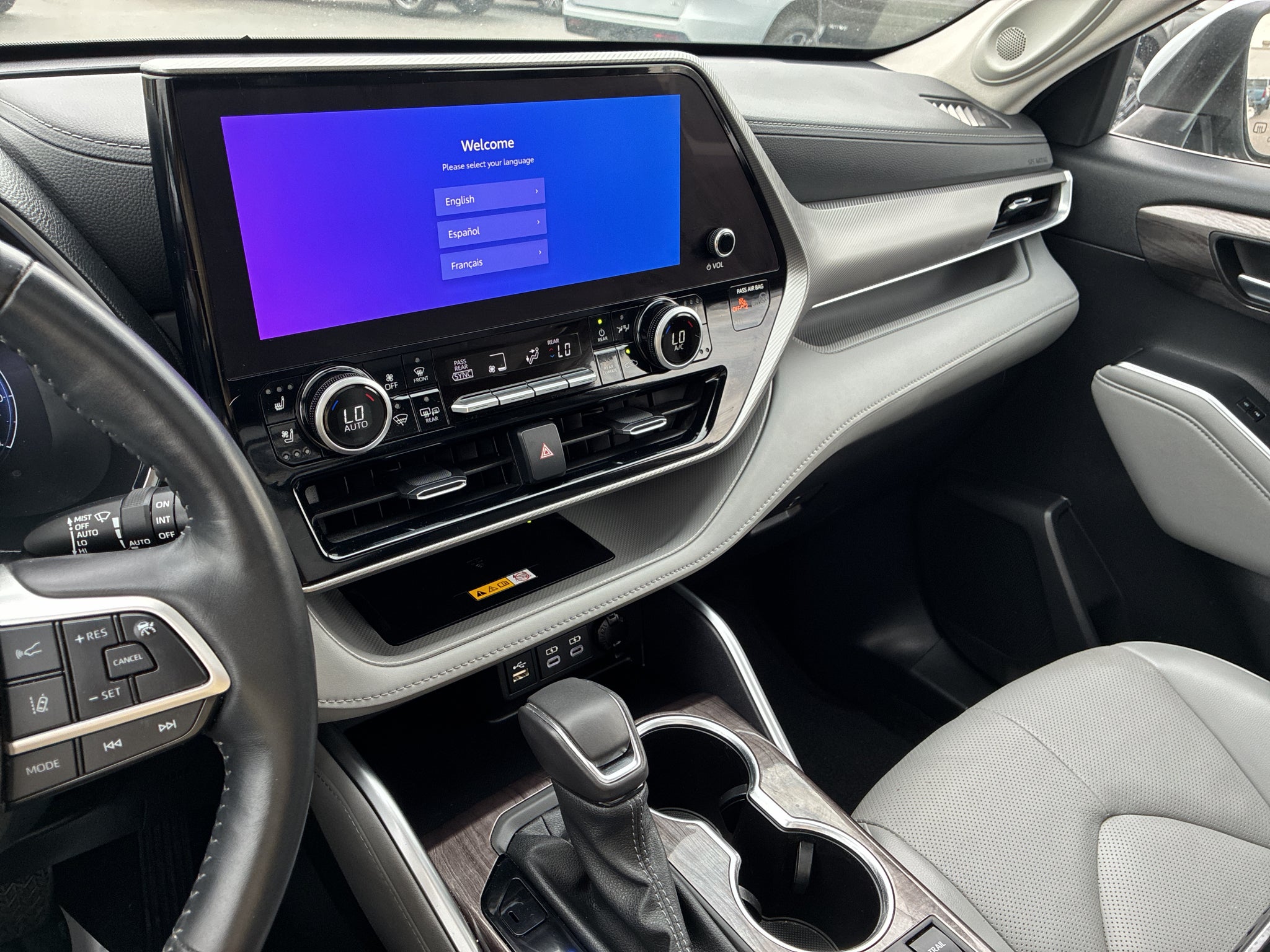 2024 Toyota Highlander Hybrid Hybrid Platinum