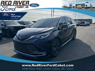 2025 Toyota Sienna Platinum
