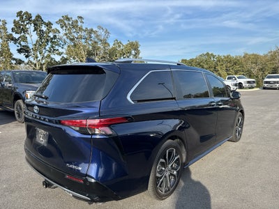2025 Toyota Sienna Platinum