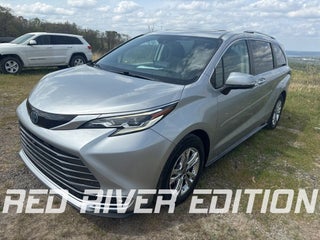 2023 Toyota Sienna Platinum 7 Passenger