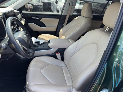 2024 Toyota Highlander XLE