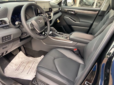 2026 Toyota Highlander Platinum