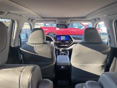 2026 Toyota Highlander Platinum