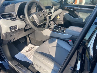 2026 Toyota Highlander Platinum
