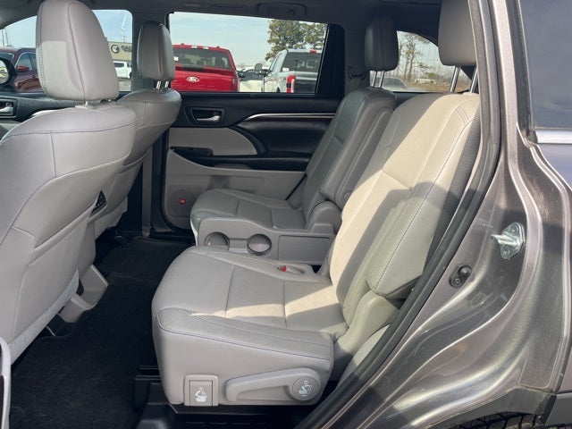 2016 Toyota Highlander Limited Platinum V6