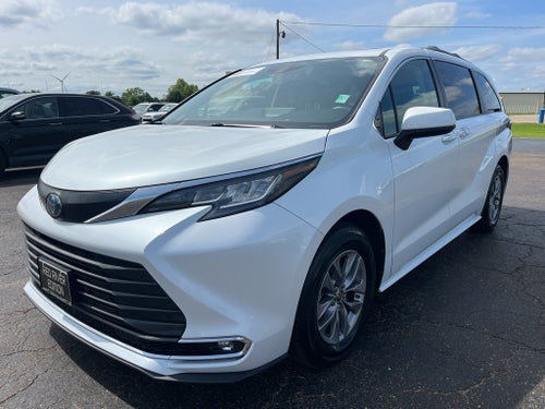 2022 Toyota Sienna XLE