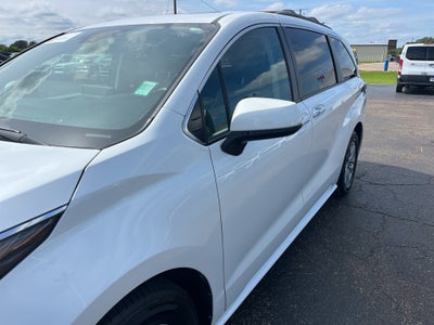 2022 Toyota Sienna XLE