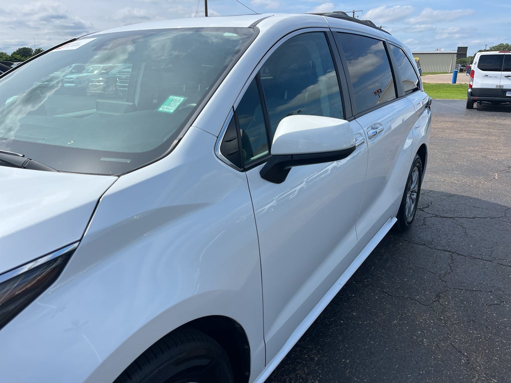 2022 Toyota Sienna XLE