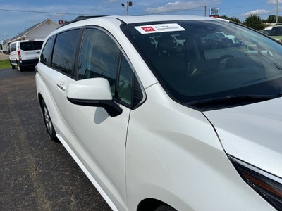 2022 Toyota Sienna XLE