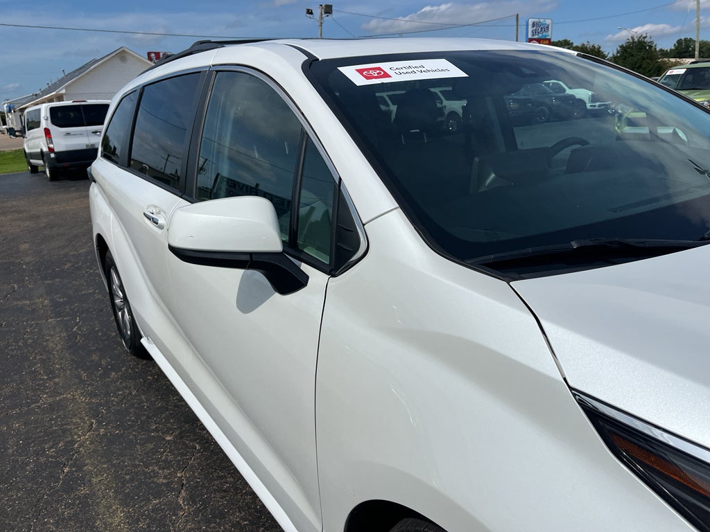 2022 Toyota Sienna XLE