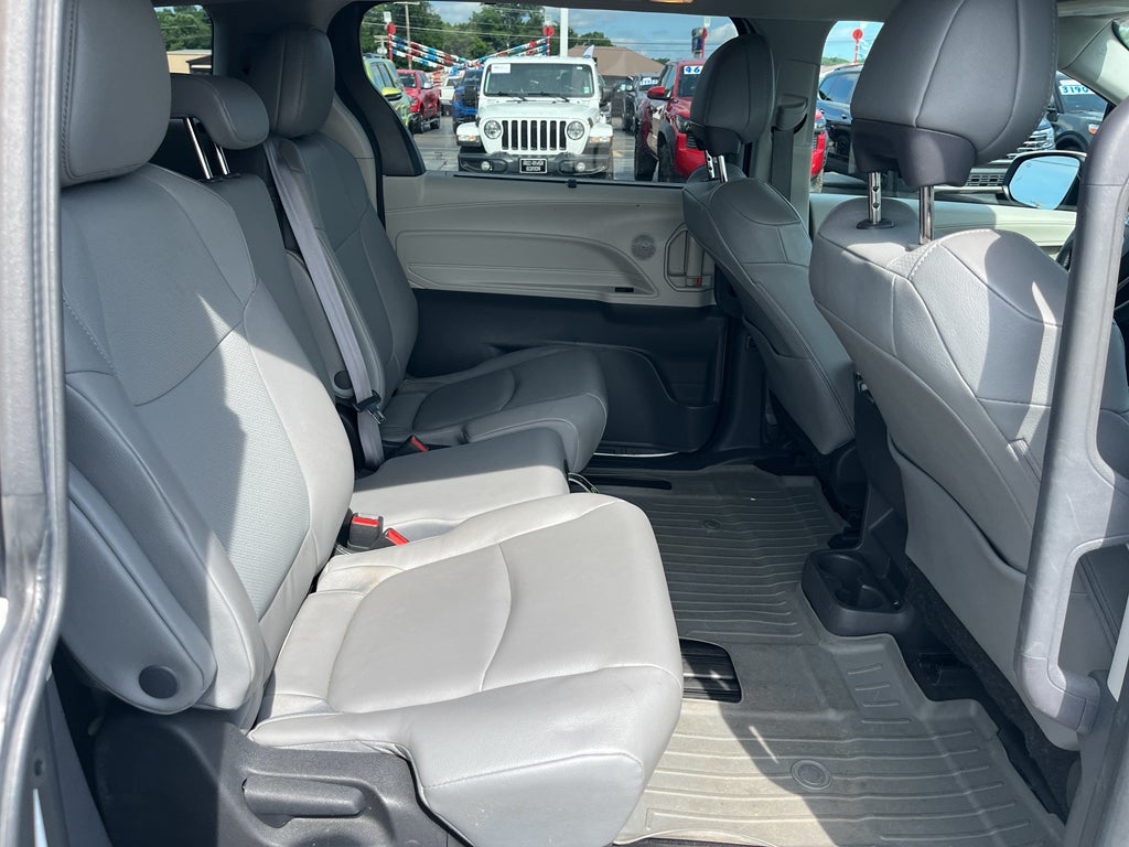 2022 Toyota Sienna XLE