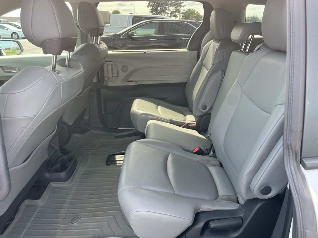 2022 Toyota Sienna XLE