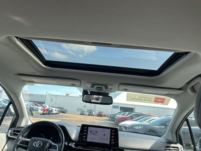 2022 Toyota Sienna XLE