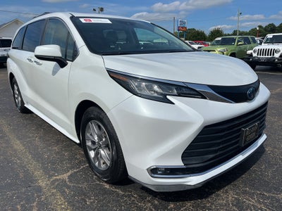 2022 Toyota Sienna XLE