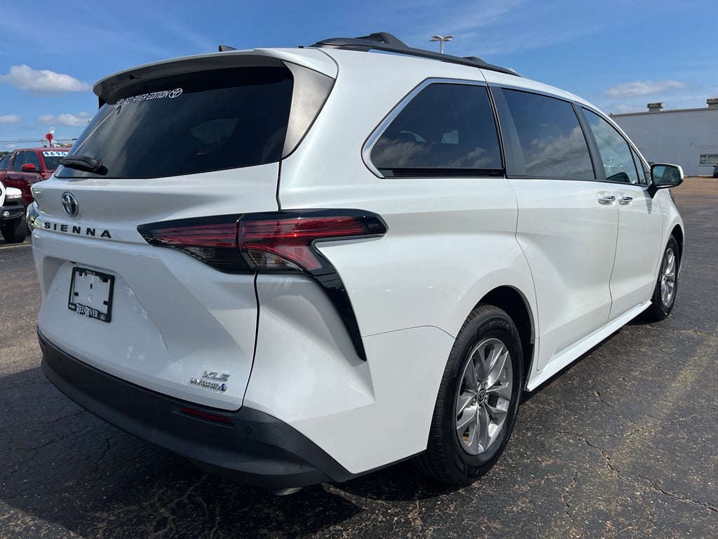 2022 Toyota Sienna XLE