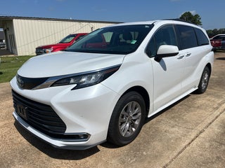 2022 Toyota Sienna XLE