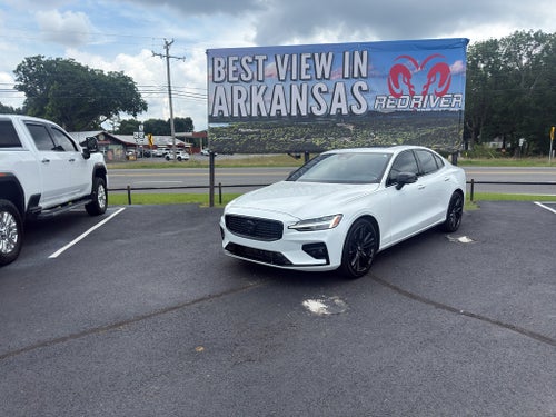 2024 Volvo S60 Plus Black Edition
