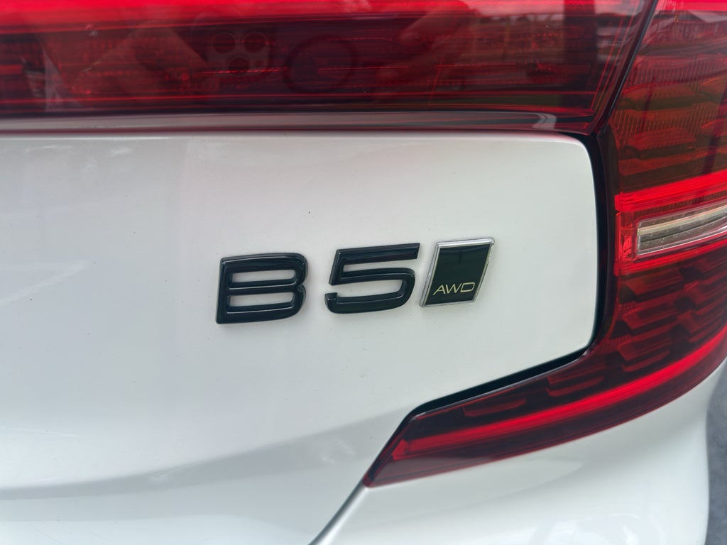 2024 Volvo S60 Plus Black Edition