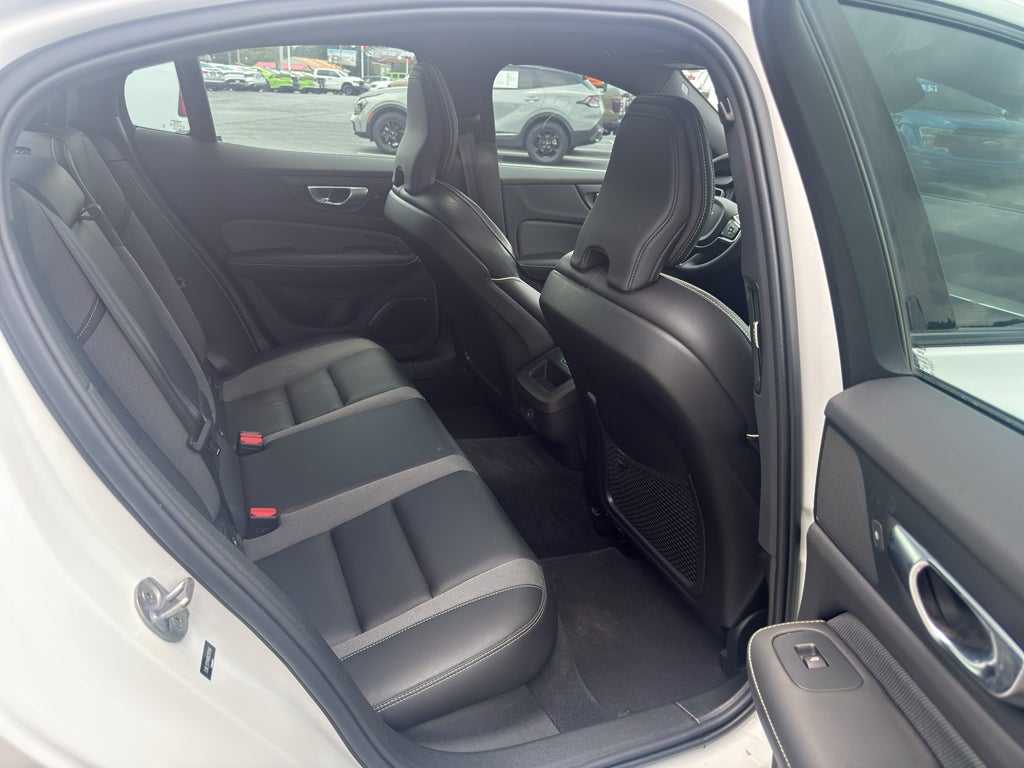 2024 Volvo S60 Plus Black Edition